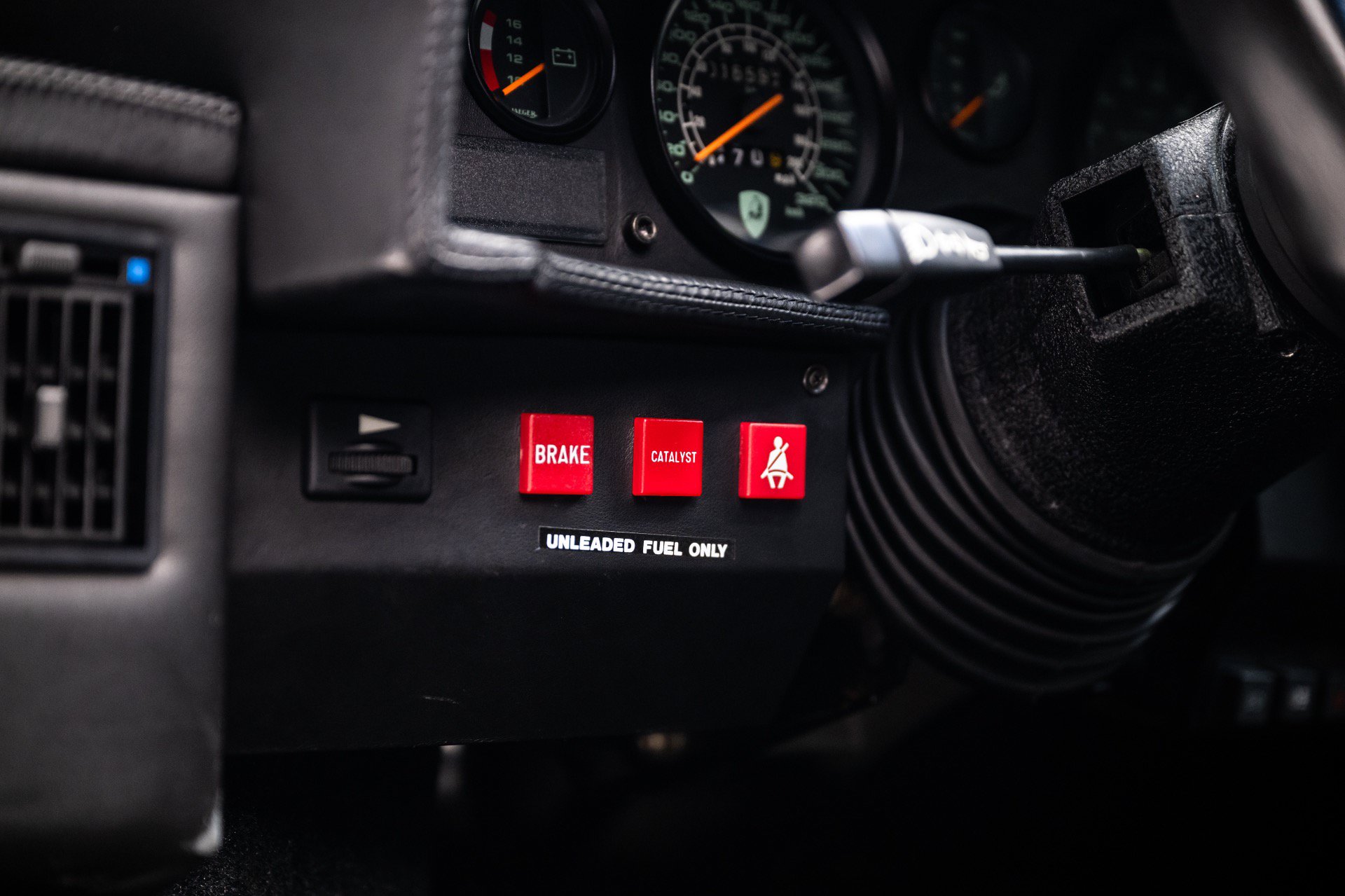 Used 1989 Lamborghini Countach Coupe RWD image 20