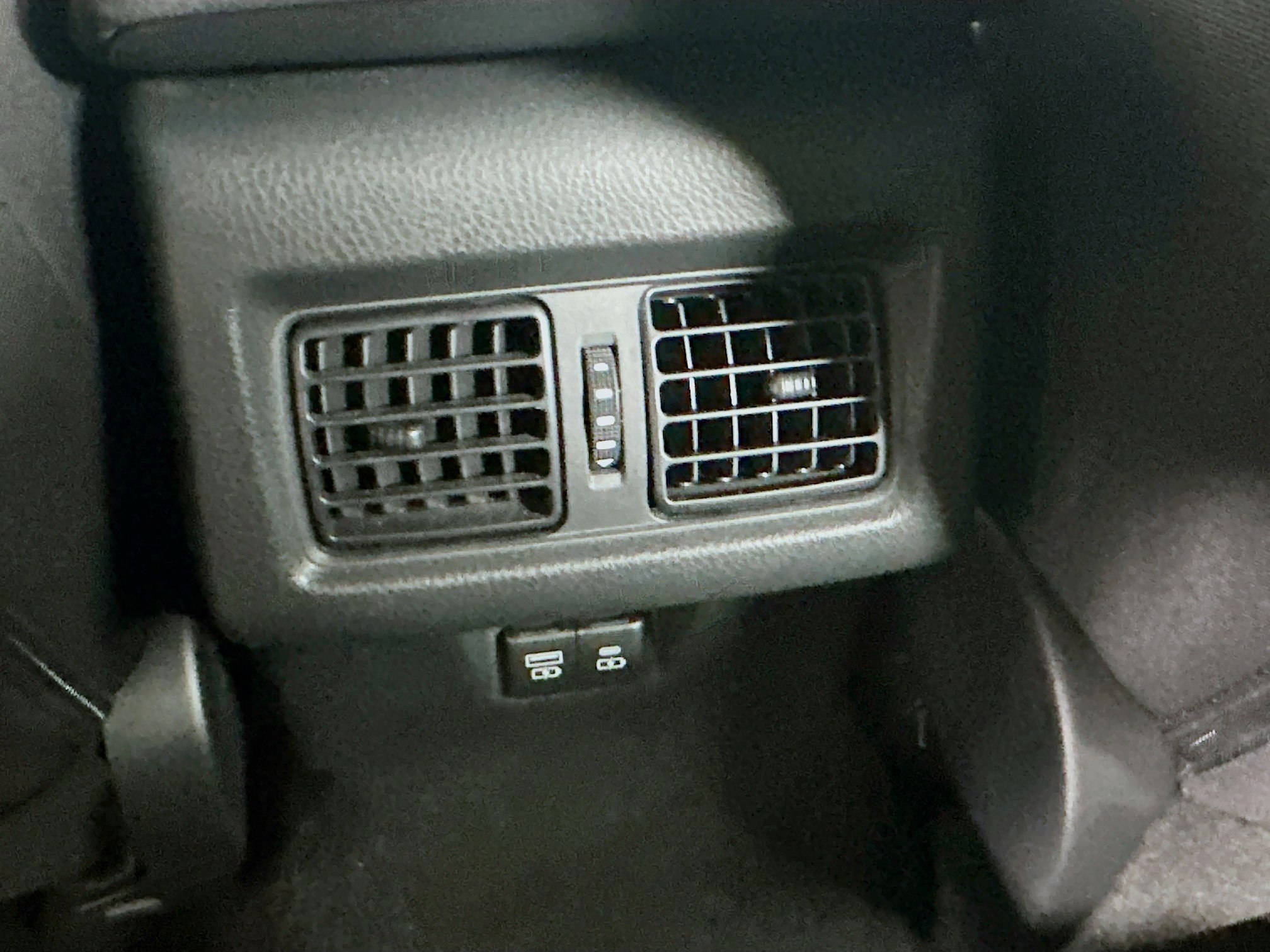 Used 2025 Toyota Camry LE image 27