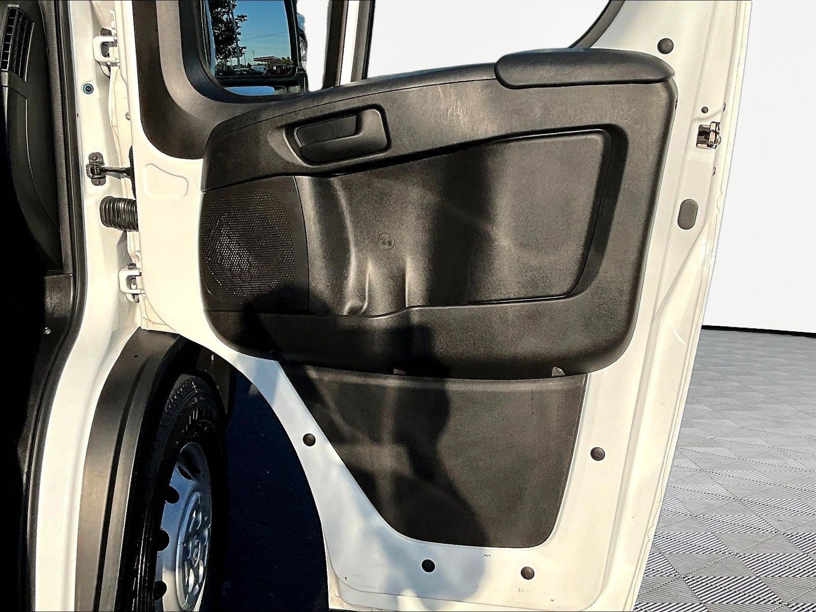 Used 2024 RAM ProMaster 2500 w/ Convenience Group FWD image 27