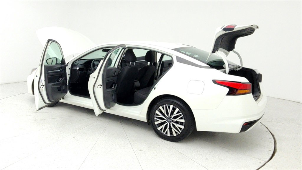 Used 2023 Nissan Altima 2.5 SV image 11