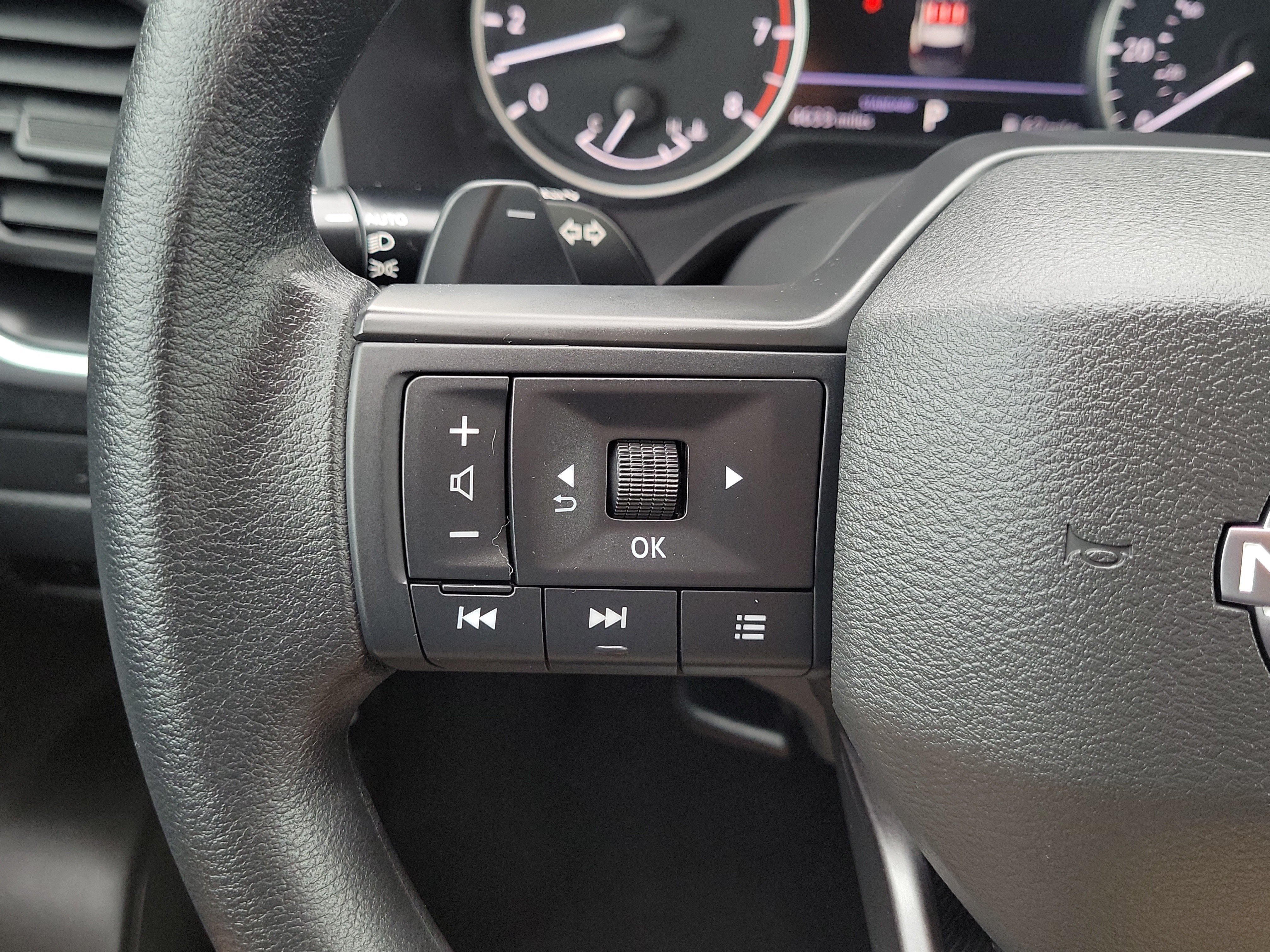 Certified 2025 Nissan Rogue S FWD image 22