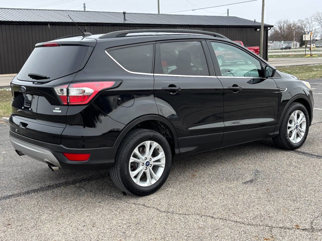 Used 2018 Ford Escape SE FWD image 6