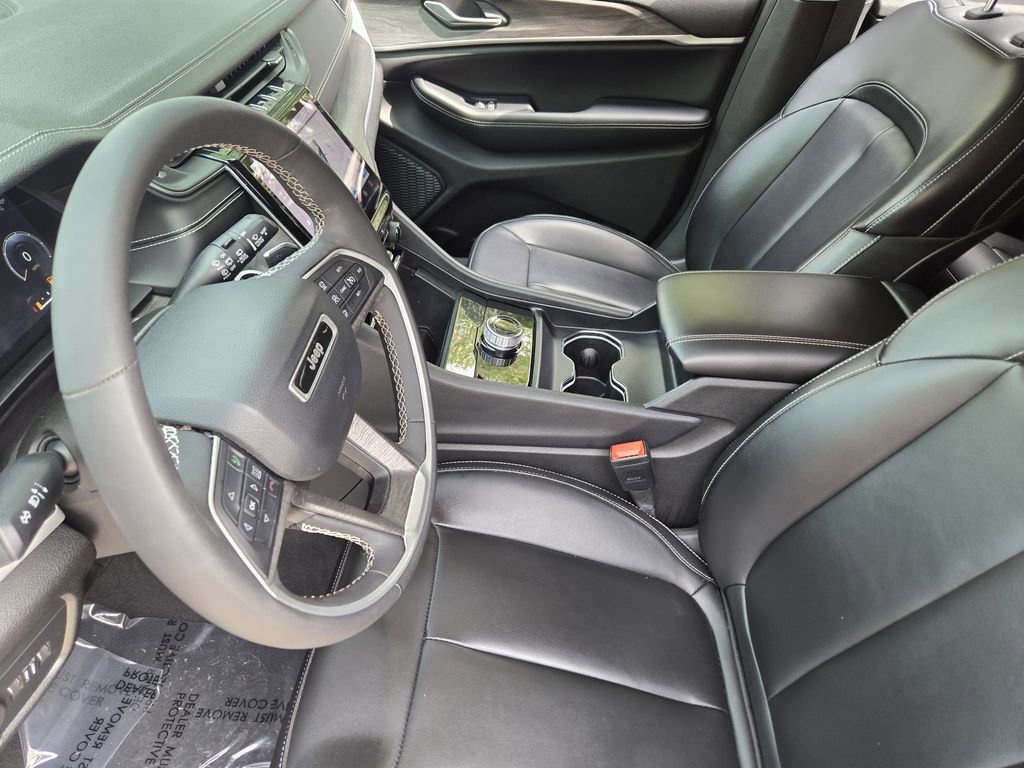 Used 2023 Jeep Grand Cherokee Limited RWD image 17