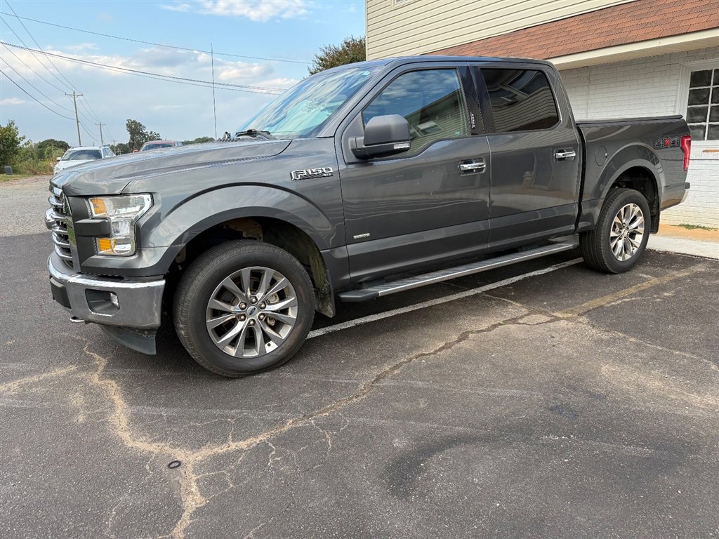 Used 2017 Ford F150 XLT w/ Equipment Group 302A Luxury image 3