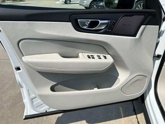 New 2025 Volvo XC60 T8 Ultra w/ Protection Package Premier AWD/4WD image 16