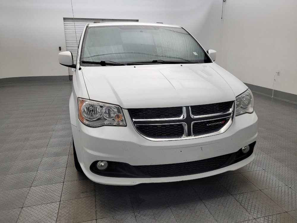 Used 2017 Dodge Grand Caravan SXT FWD image 14