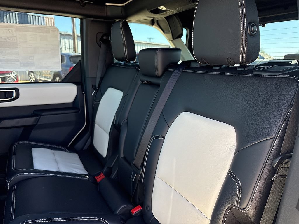 New 2026 Ford Bronco Outer Banks w/ Sasquatch Package AWD/4WD image 16