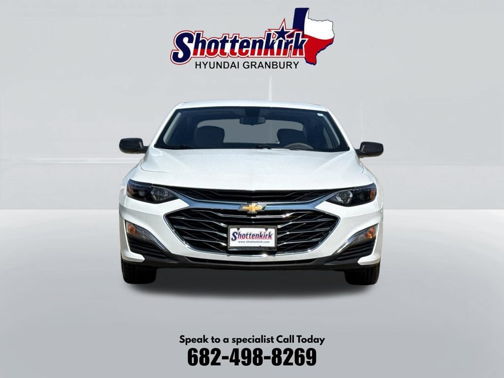Used 2022 Chevrolet Malibu LS FWD image 2