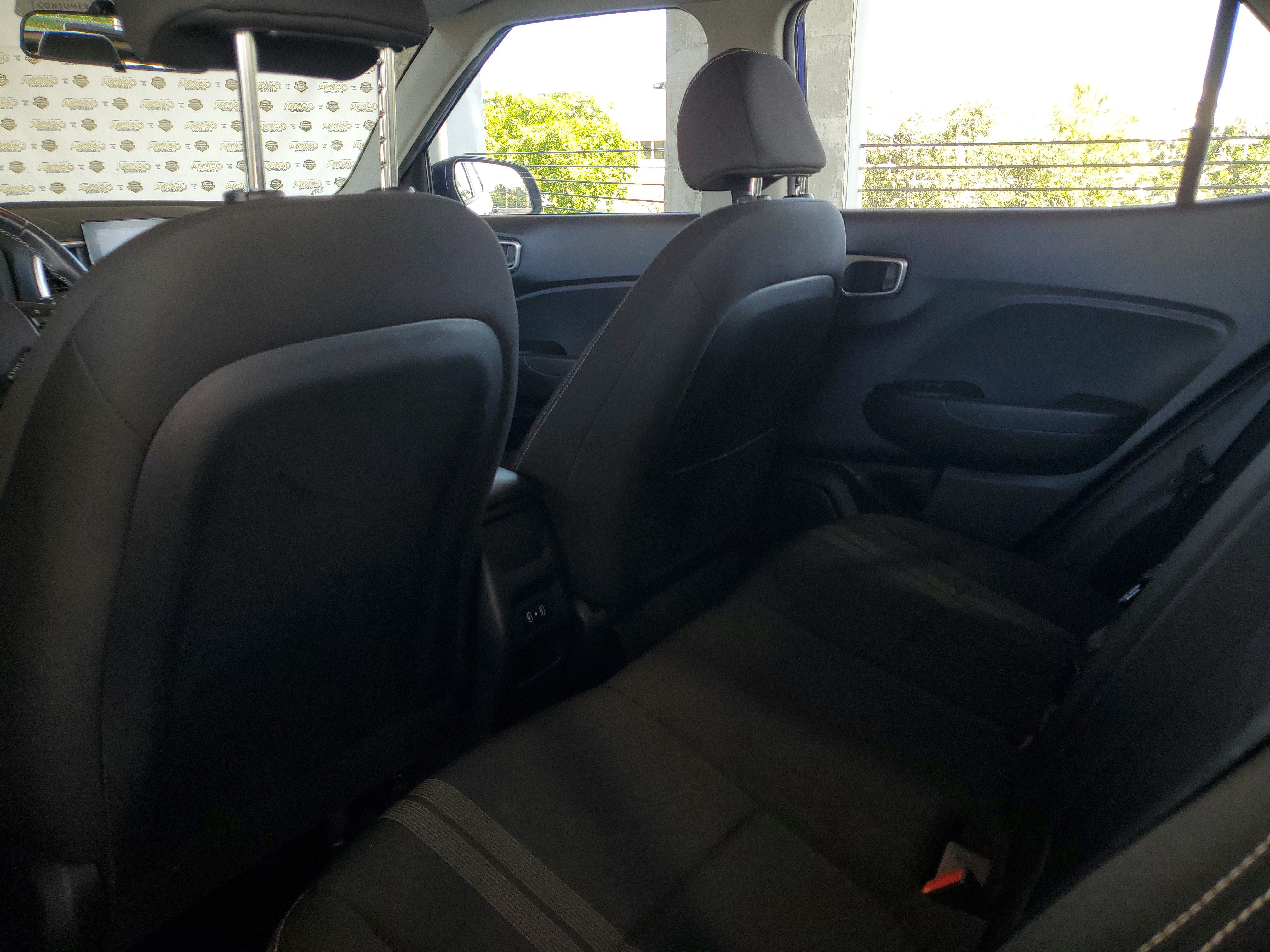 Used 2024 Hyundai Venue SEL FWD image 8