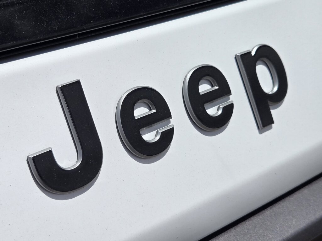 New 2026 Jeep Grand Wagoneer Summit AWD/4WD image 14