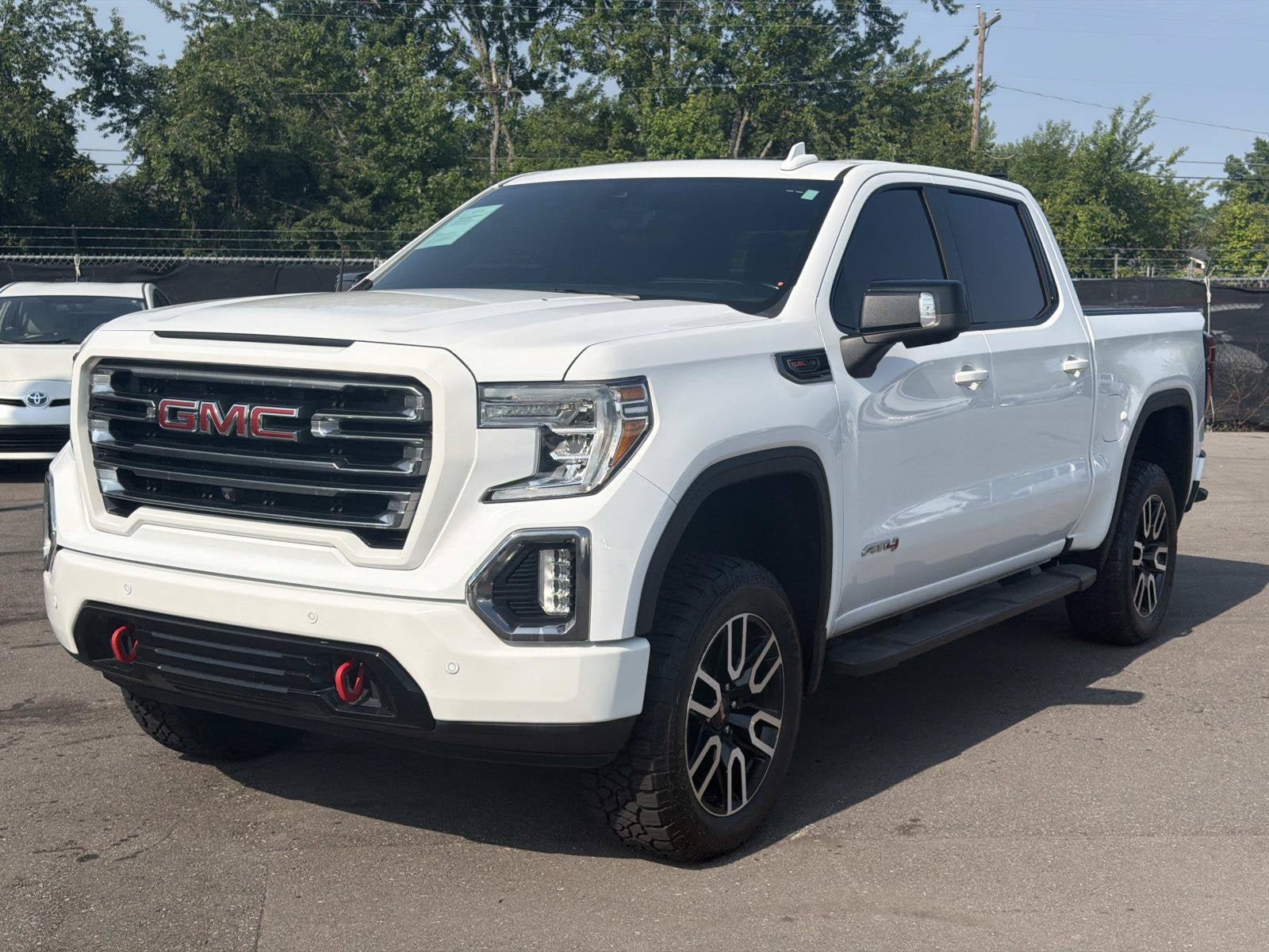 Certified 2020 GMC Sierra 1500 AT4 w/ AT4 Premium Package AWD/4WD image 3
