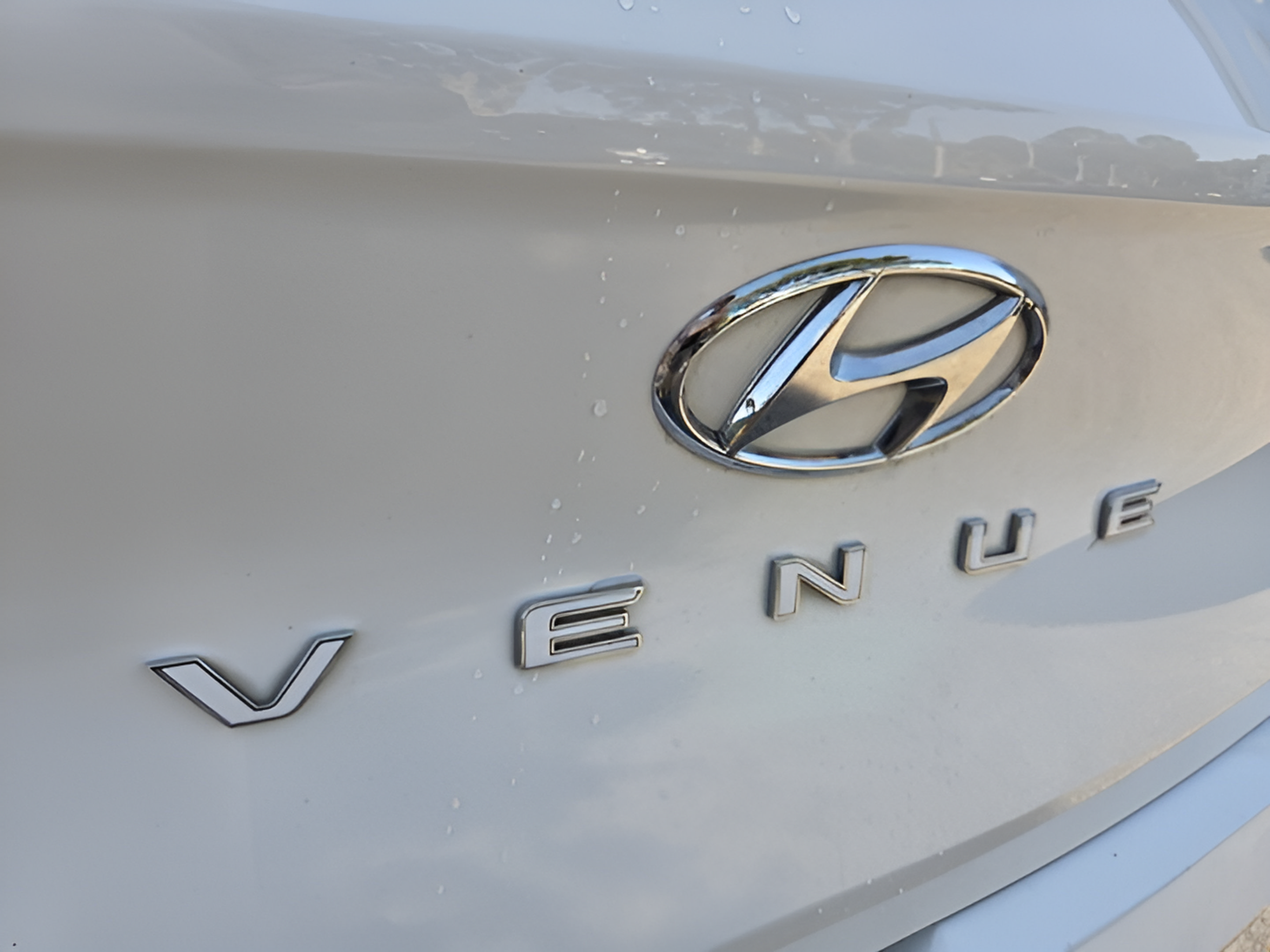 Used 2025 Hyundai Venue SEL FWD image 33