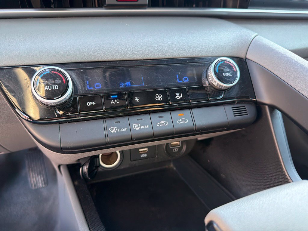 Used 2022 Hyundai Elantra SEL w/ Preferred Accessory Package FWD image 24