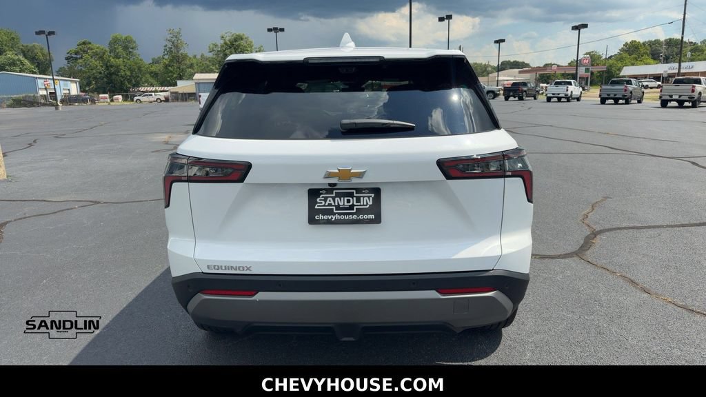 New 2027 Chevrolet Equinox LT w/ Convenience Package II FWD image 8