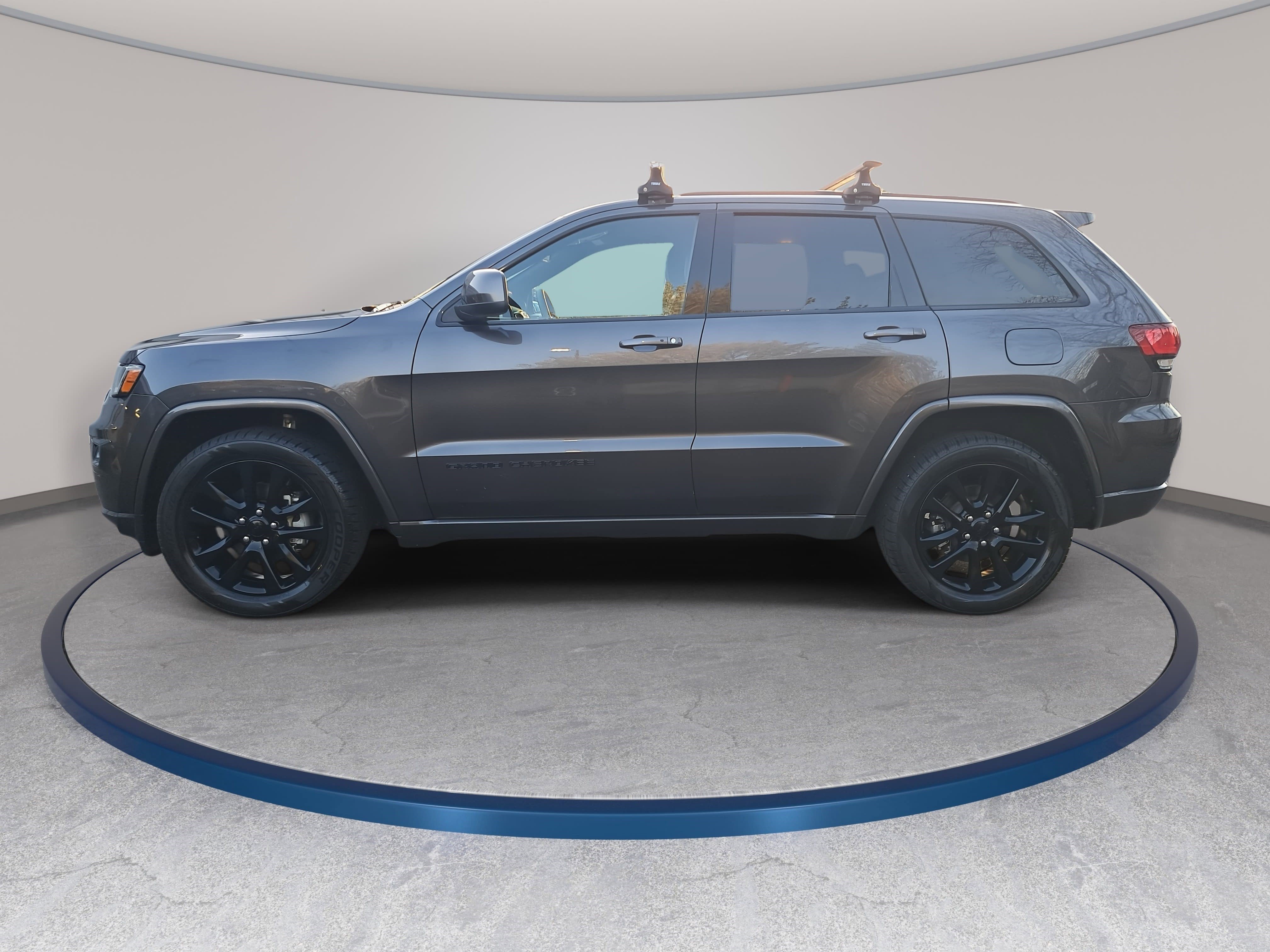 Used 2019 Jeep Grand Cherokee Altitude image 8