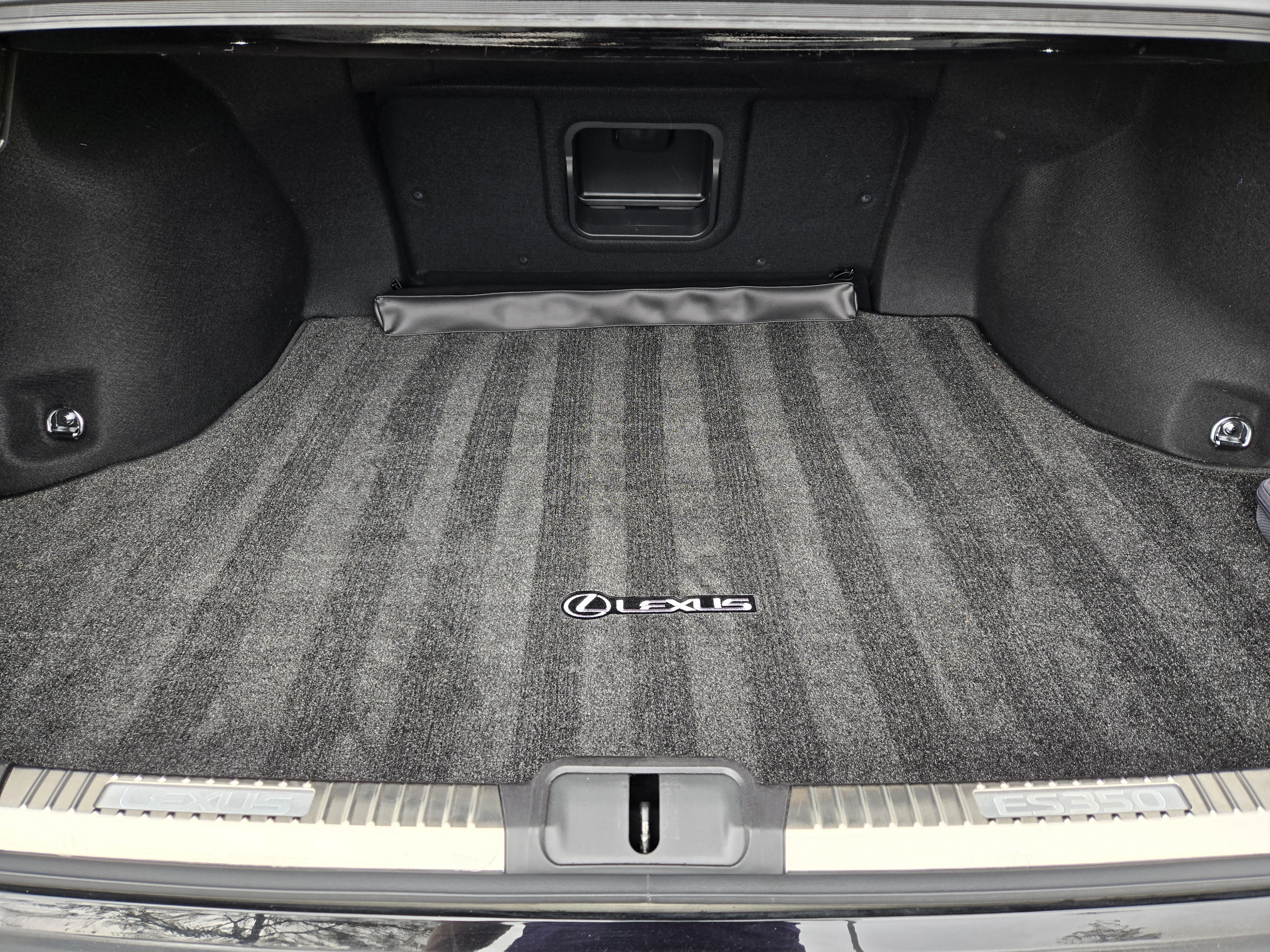 Certified 2022 Lexus ES 350 F Sport w/ Accessory Package 2 FWD image 32