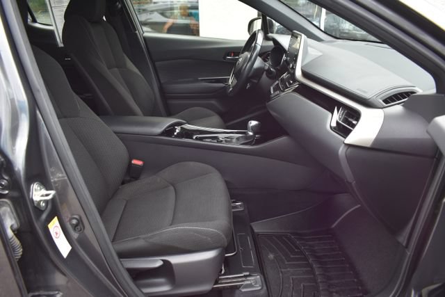 Used 2019 Toyota C-HR XLE FWD image 36