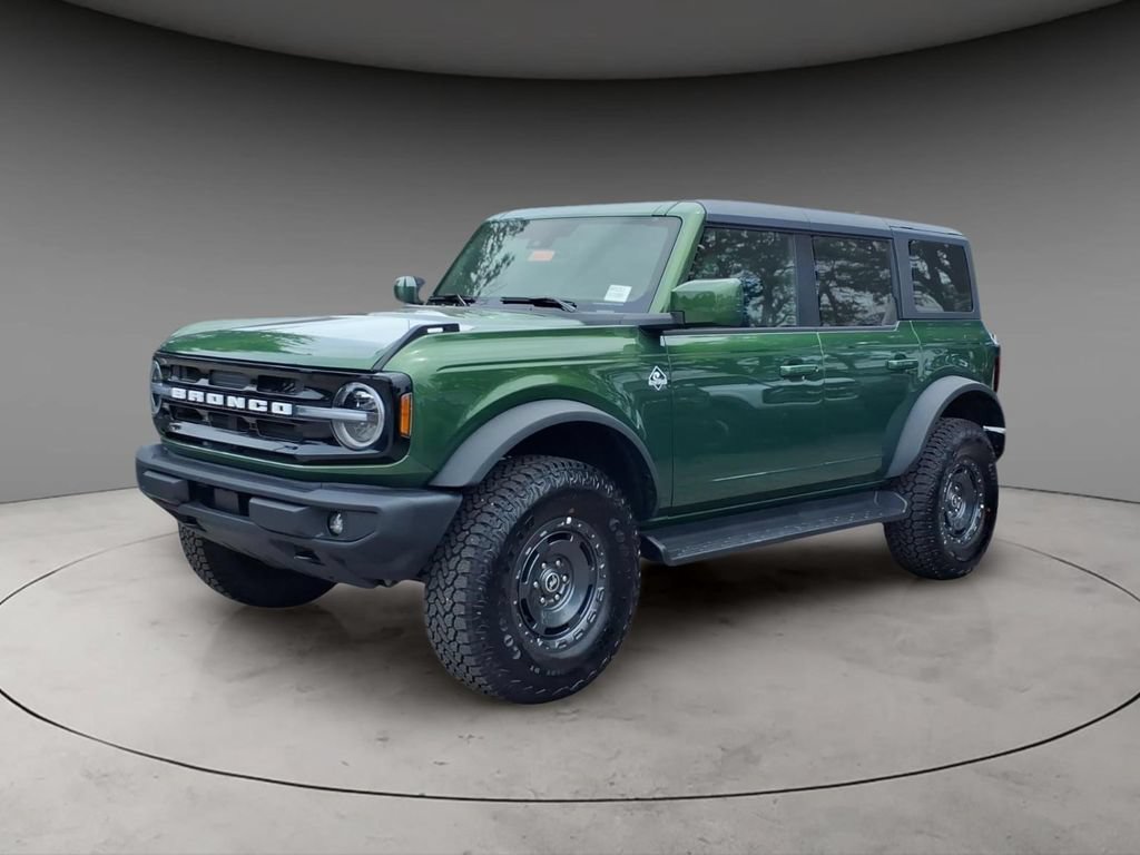 New 2025 Ford Bronco Outer Banks w/ Sasquatch Package