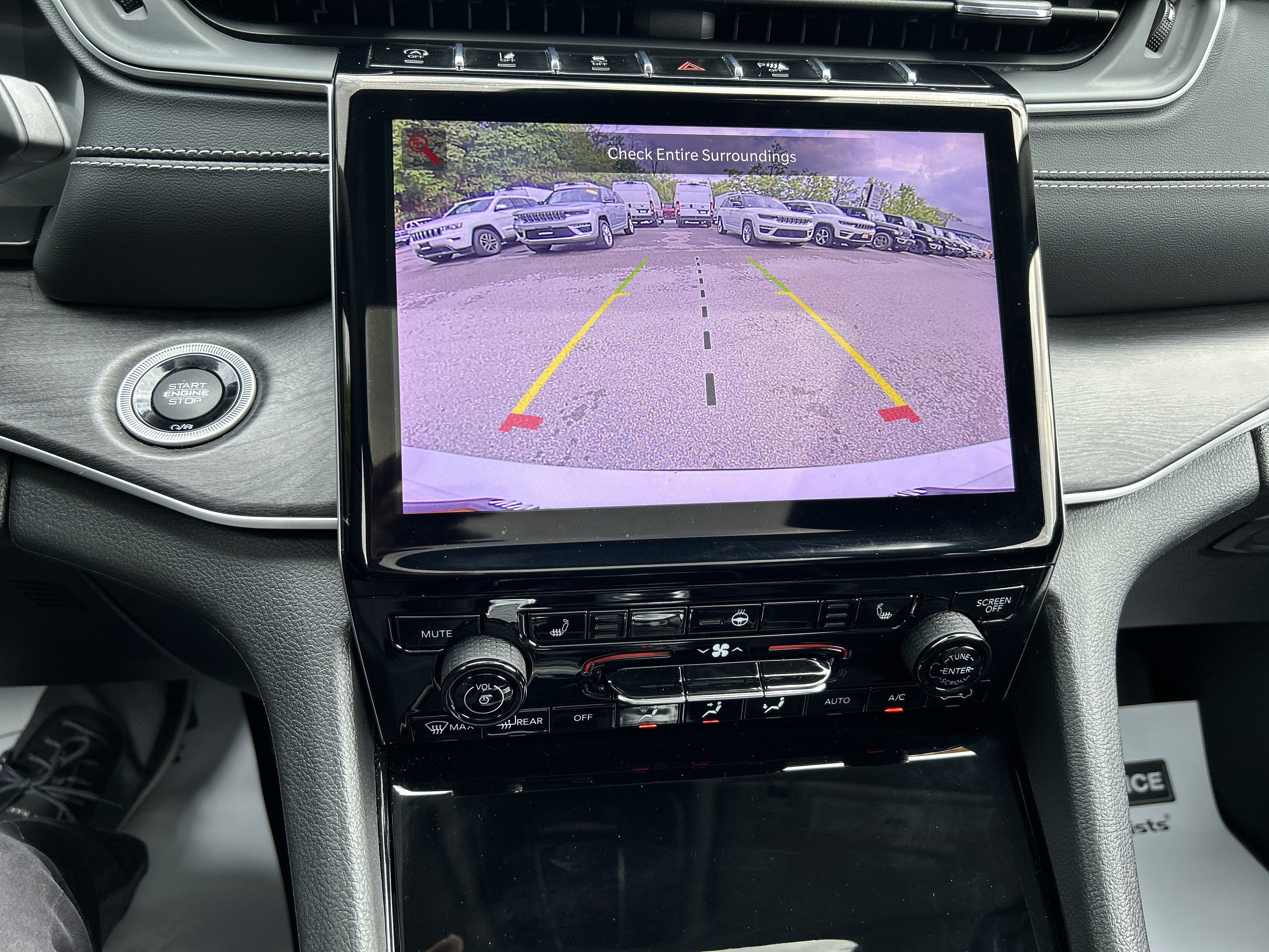 Certified 2023 Jeep Grand Cherokee L Limited w/ Black Appearance Package AWD/4WD image 21