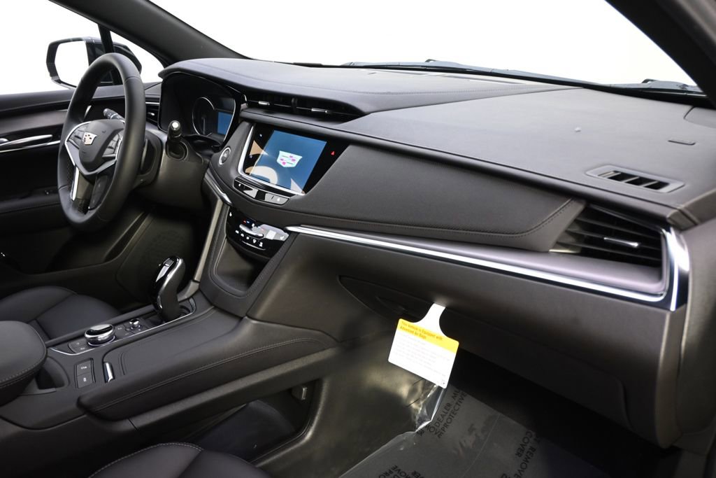 New 2026 Cadillac XT5 Luxury w/ LPO, Floor Liner Package AWD/4WD image 15