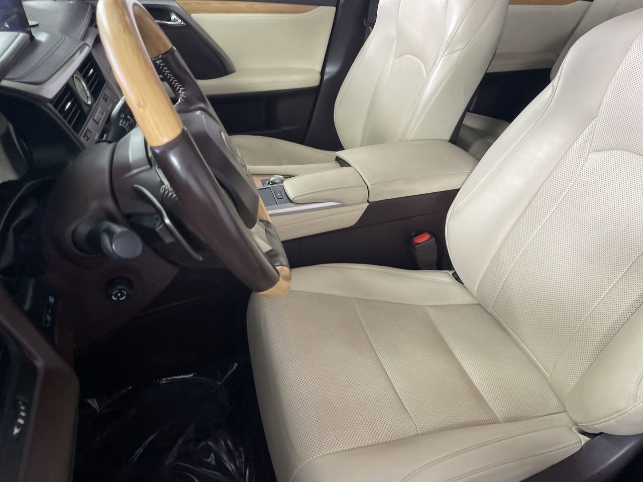 Used 2020 Lexus RX 350L FWD w/ Premium Package image 21