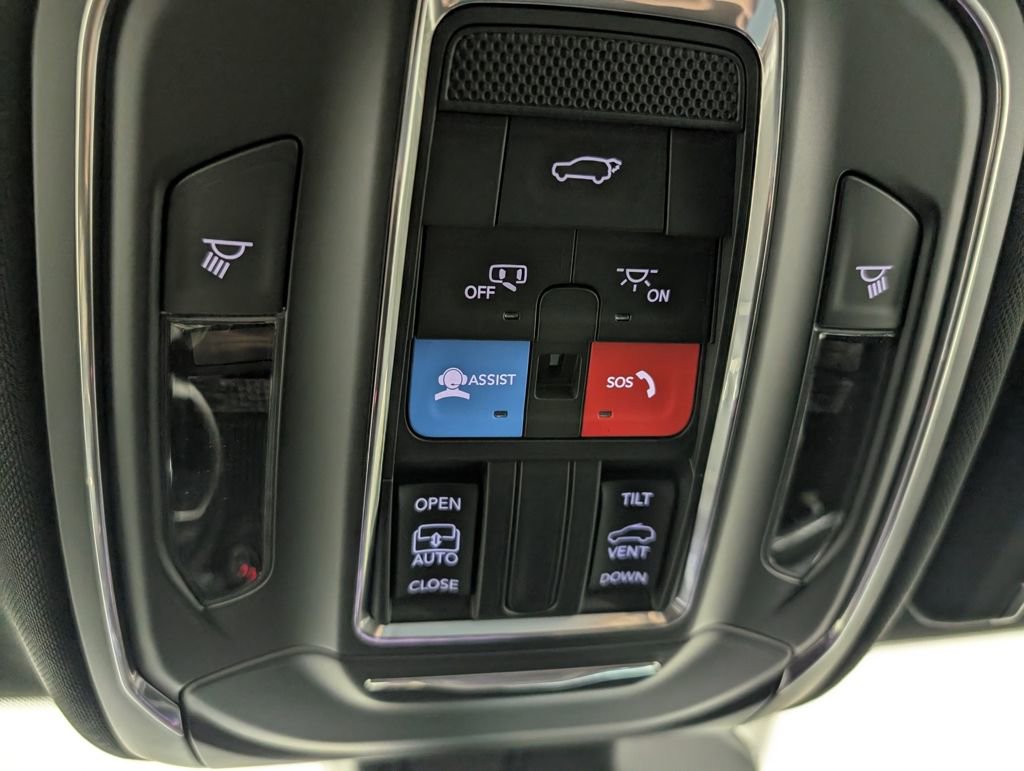 New 2025 Jeep Grand Cherokee Laredo image 30