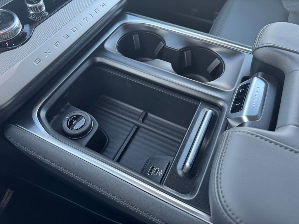 New 2026 Ford Expedition Max Active AWD/4WD image 16