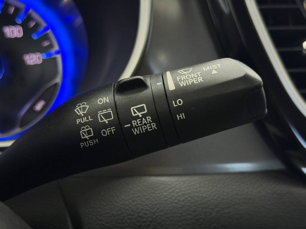 Used 2023 Chrysler Pacifica Touring-L FWD image 22