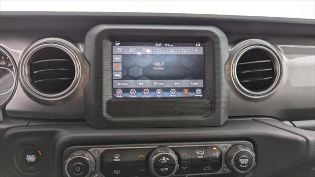 Used 2020 Jeep Gladiator Overland w/ Trailer Tow Package image 26