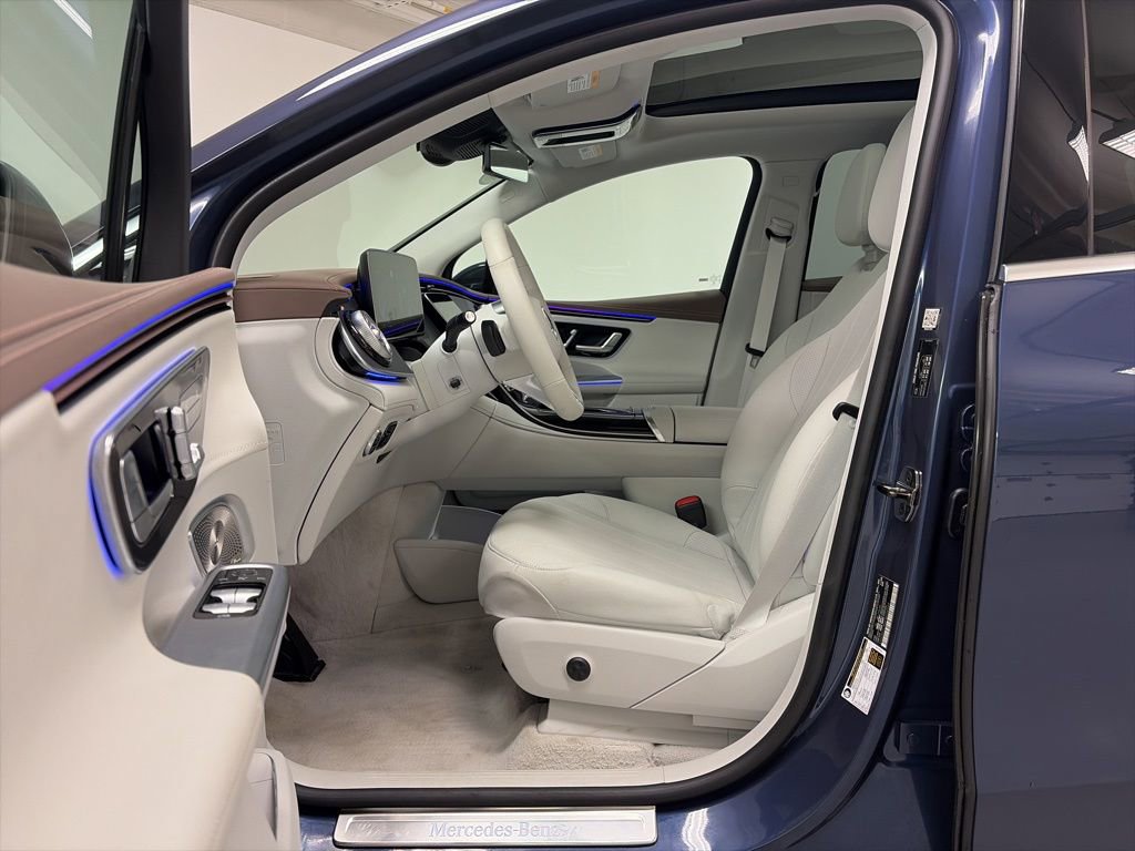 Certified 2023 Mercedes-Benz EQE 350+ 4MATIC SUV w/ Exclusive Trim Package image 11