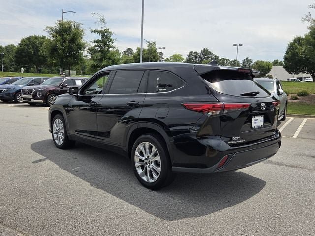 Used 2020 Toyota Highlander Limited FWD image 5