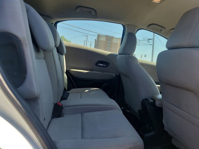 Used 2016 Honda HR-V LX image 29