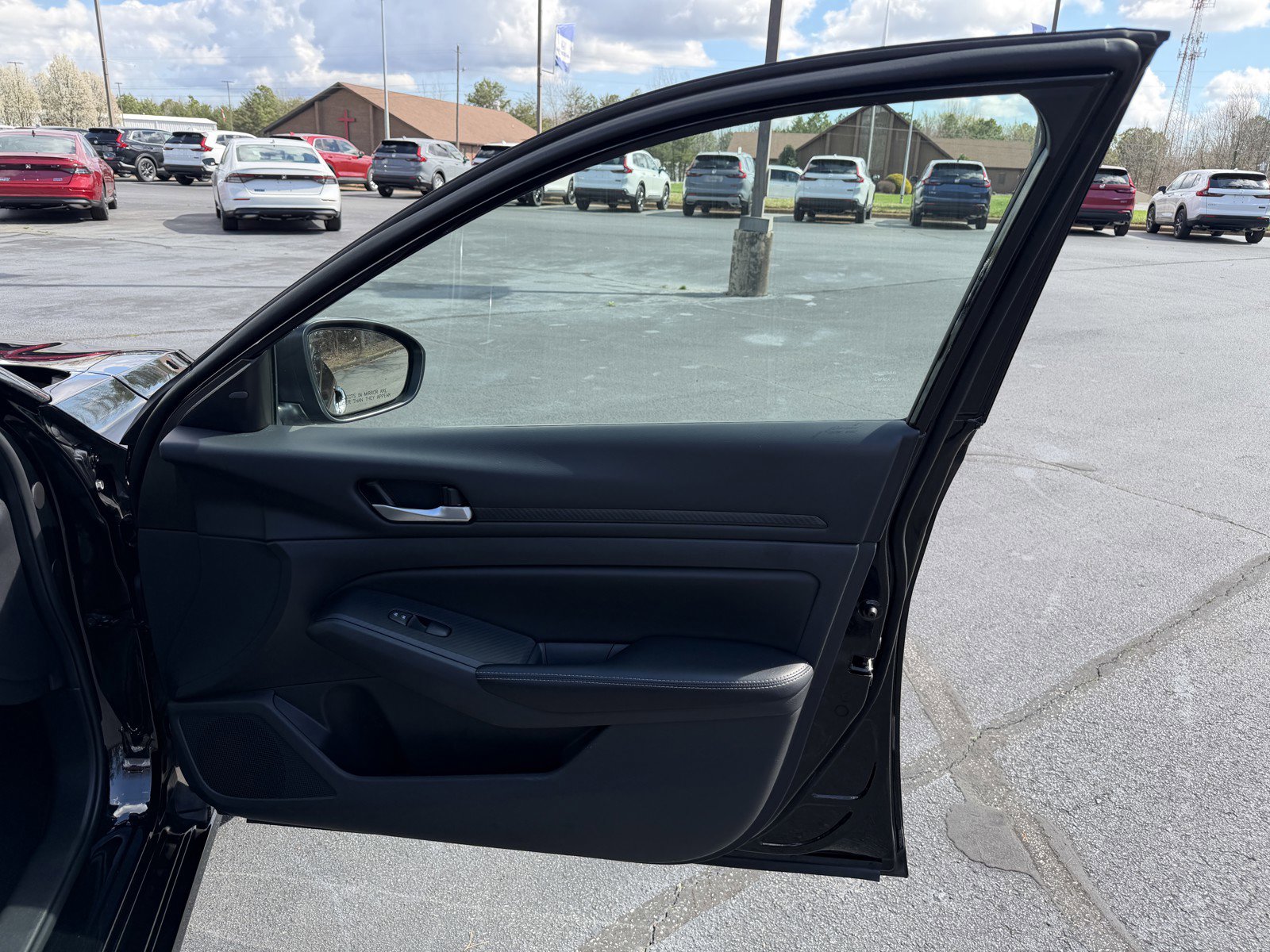 Used 2025 Nissan Altima 2.5 SV image 15