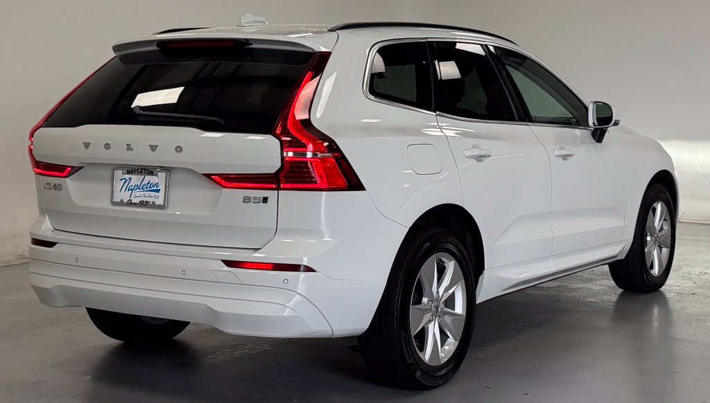 Used 2022 Volvo XC60 B5 Momentum AWD/4WD image 3
