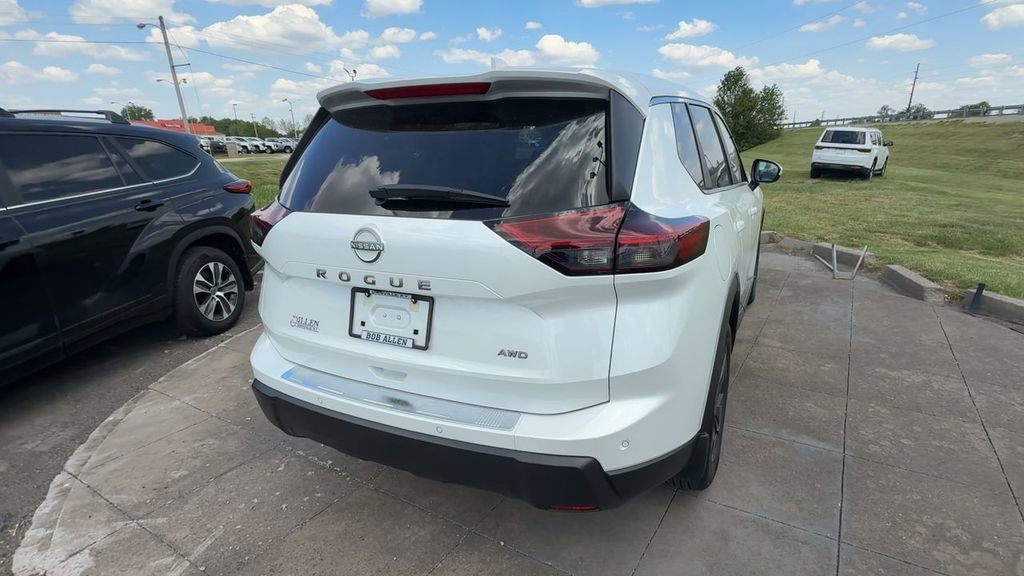 Used 2026 Nissan Rogue SV AWD/4WD image 6