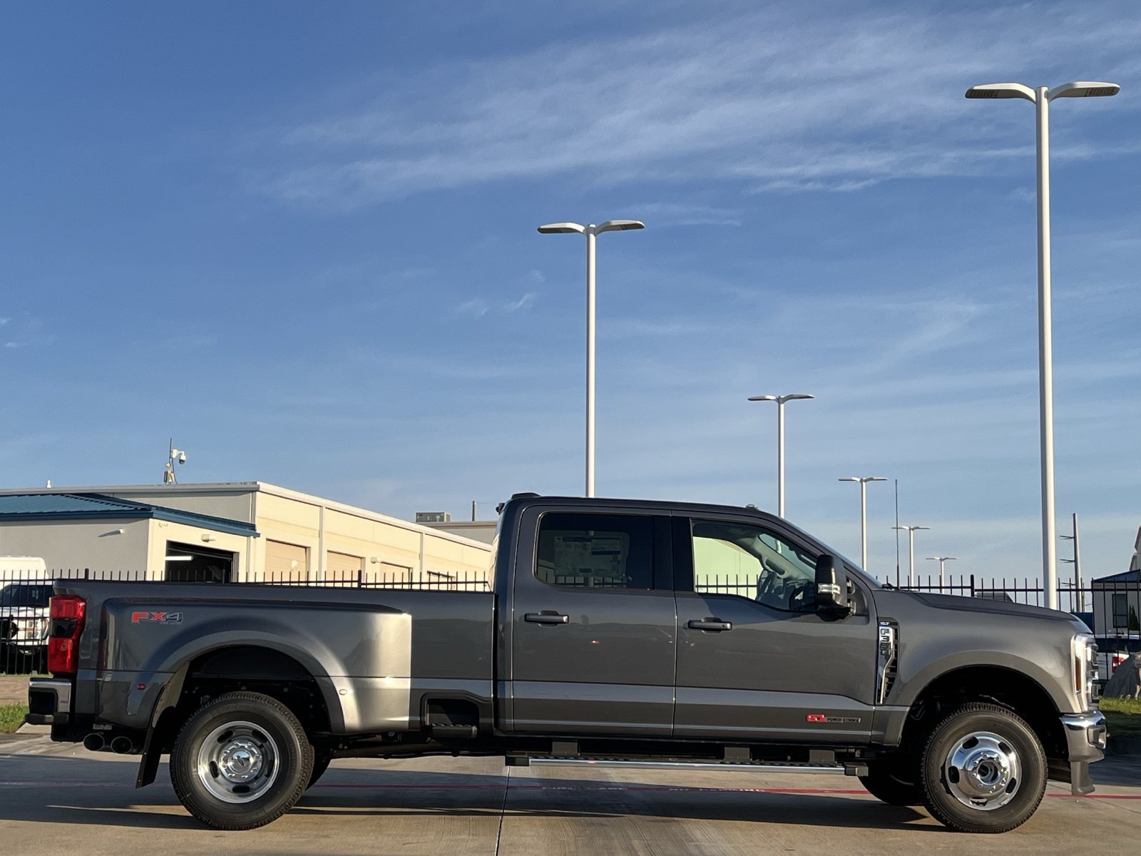 New 2027 Ford F350 XLT w/ XLT Premium Package AWD/4WD image 3