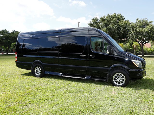 Used 2017 Mercedes-Benz Sprinter 3500 image 3