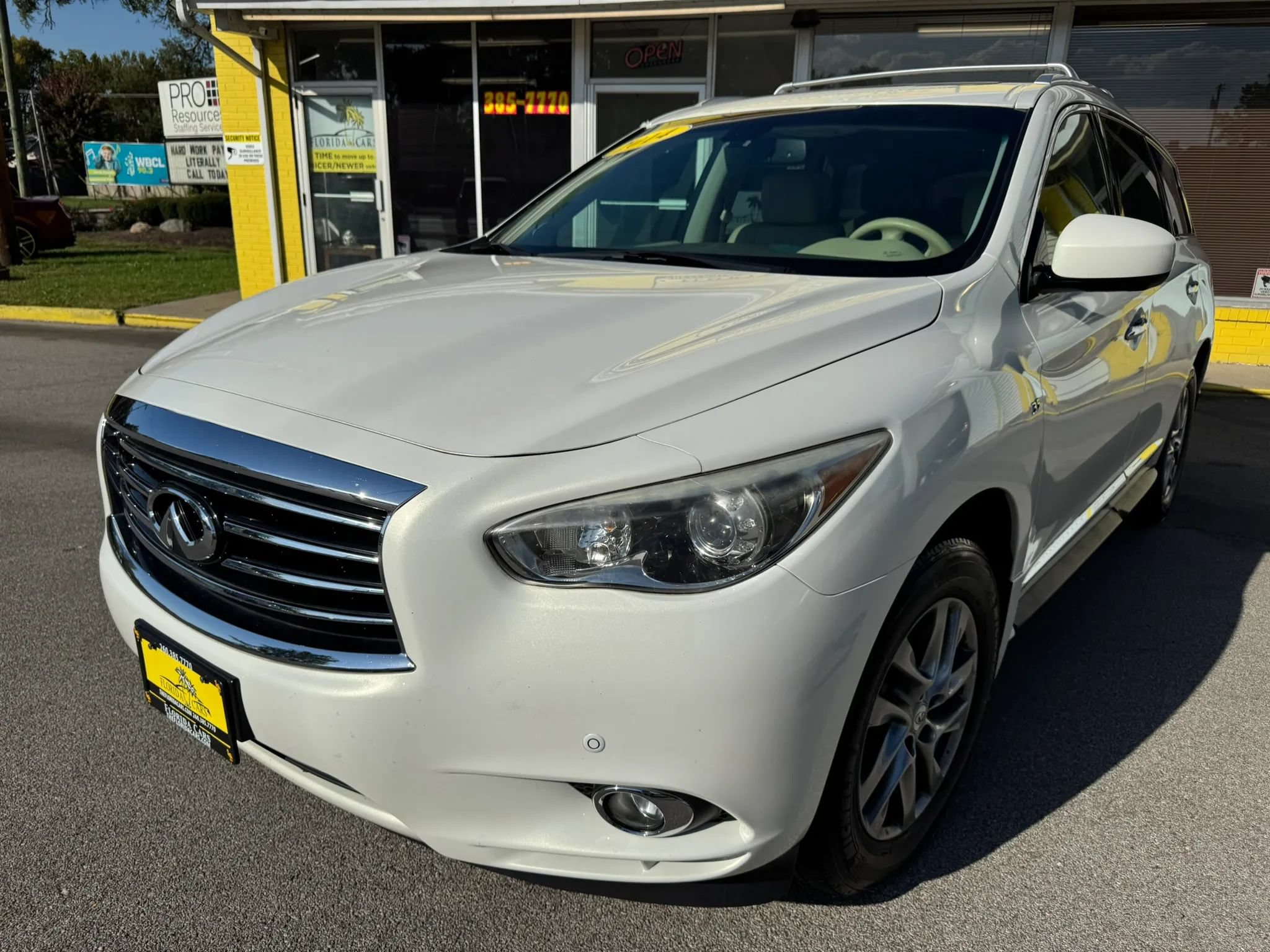 Used 2014 INFINITI QX60 Luxe w/ Premium Plus Package AWD/4WD image 2