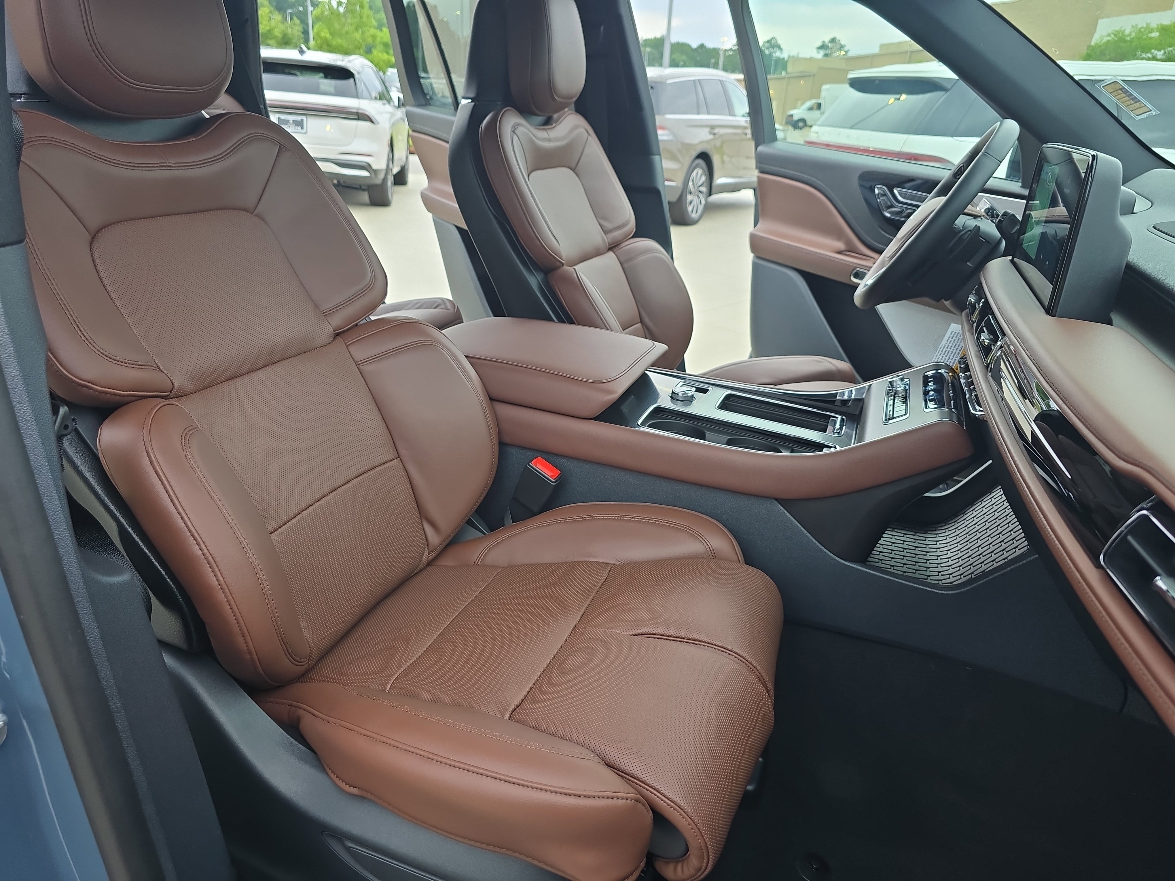 New 2025 Lincoln Aviator Reserve w/ Equipment Group 201A image 10