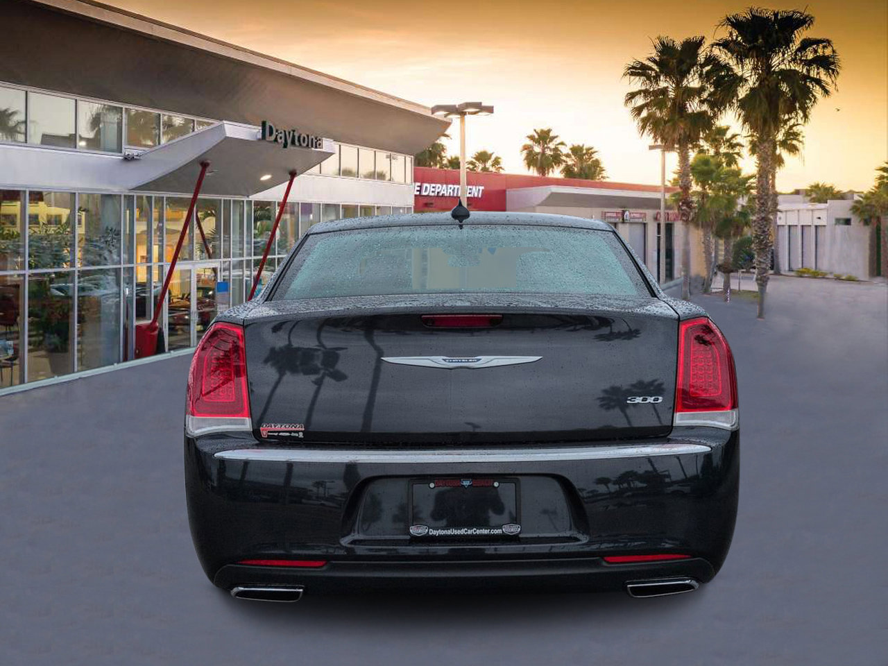 Certified 2016 Chrysler 300 Limited w/ Driver Convenience Group image 4