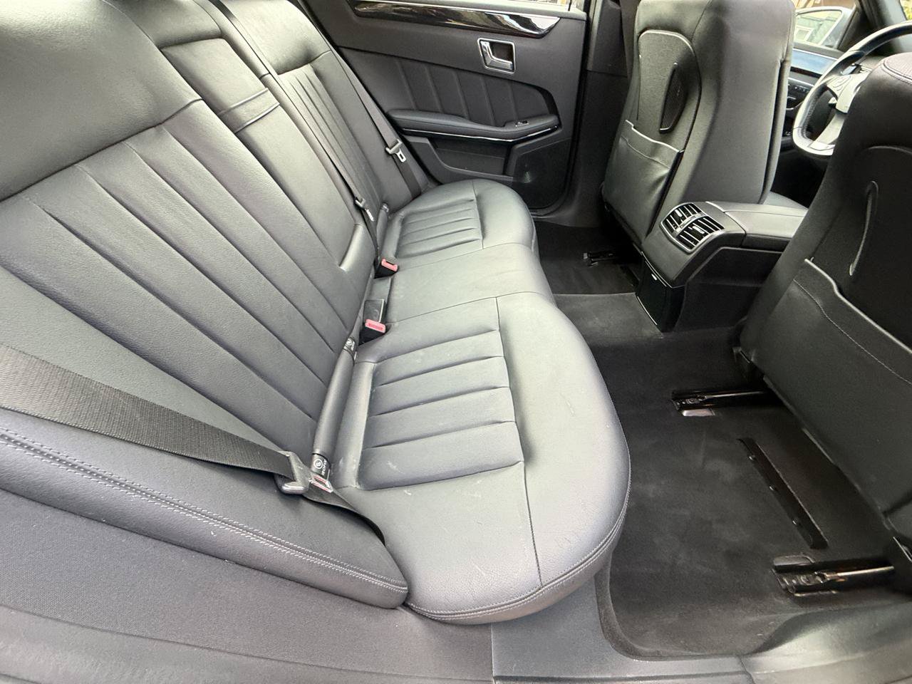 Used 2010 Mercedes-Benz E 550 Sedan image 44
