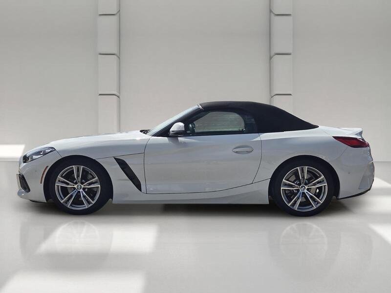 Used 2025 BMW Z4 sDrive30i RWD image 2