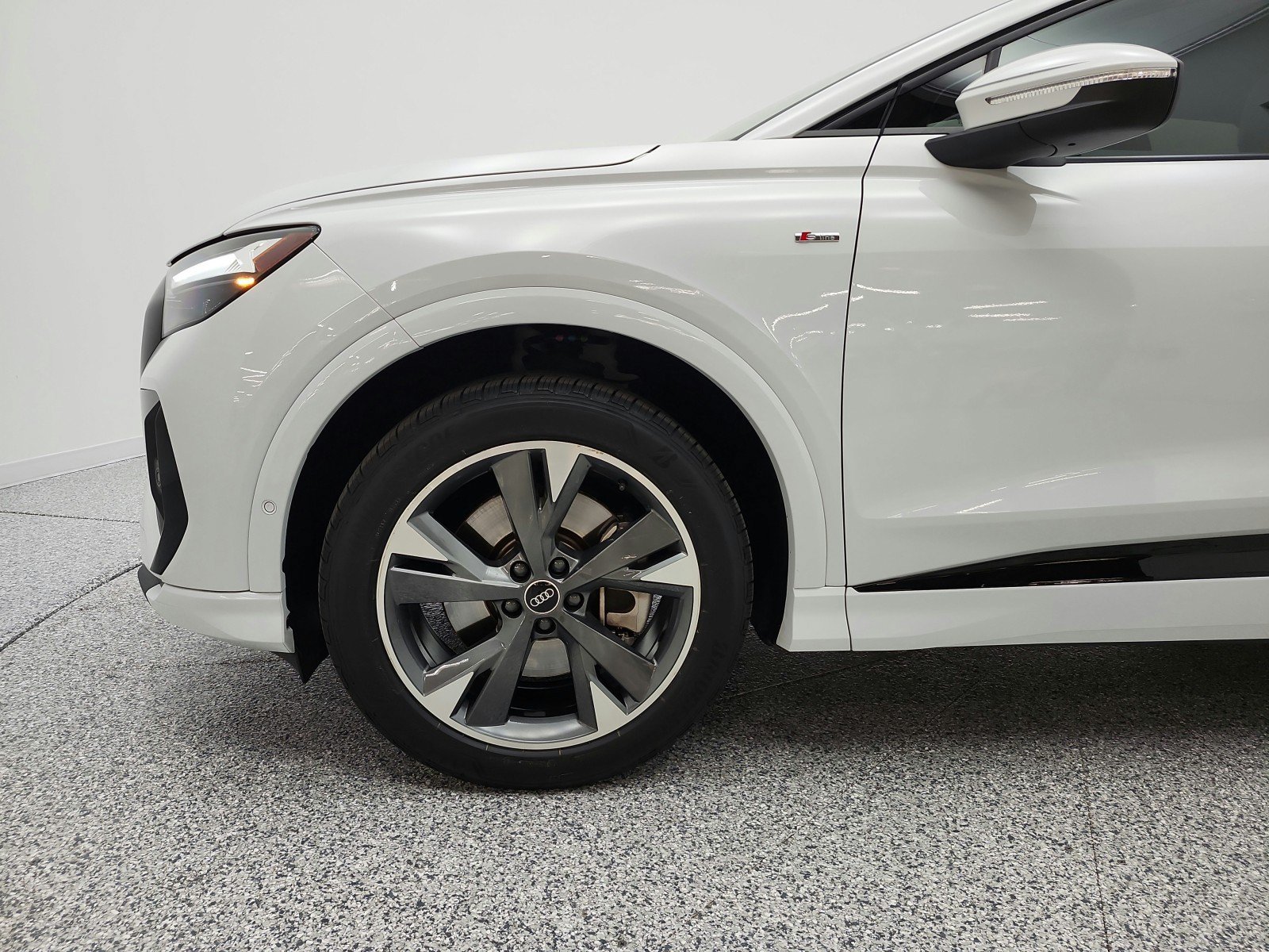 Used 2023 Audi Q4 e-tron Premium Plus w/ Premium Plus AWD/4WD image 21