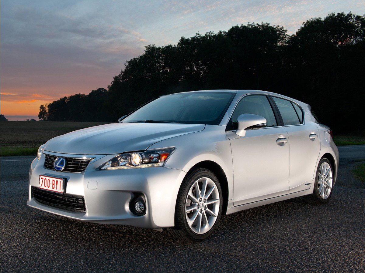 Used 2013 Lexus CT 200h w/ Premium Pkg w/Navigation FWD image 1