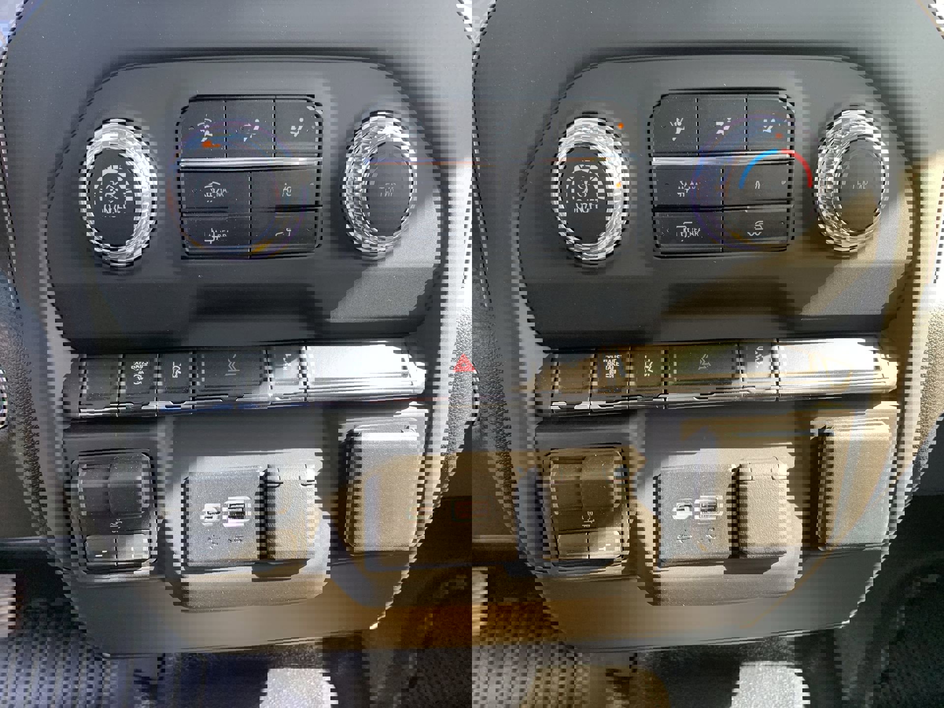 New 2025 GMC Sierra 3500 Pro w/ Convenience Package image 31