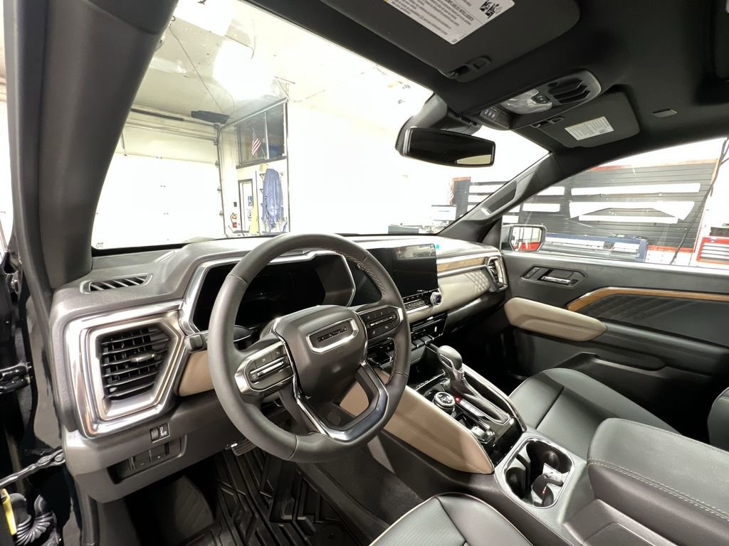 New 2025 GMC Canyon Denali w/ LPO, Denali Black Edition image 10