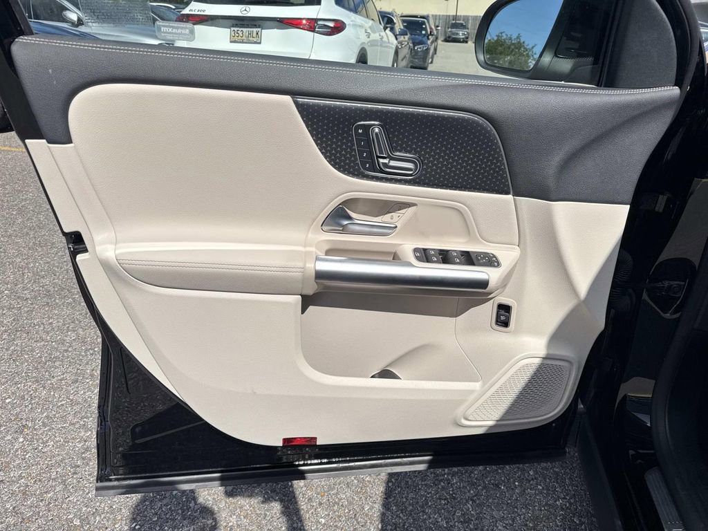 Used 2025 Mercedes-Benz GLA 250 image 19