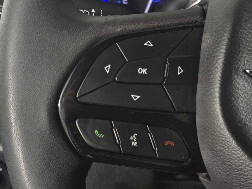 Used 2025 Chrysler Pacifica Limited FWD image 22