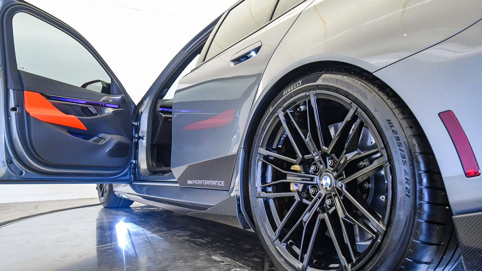 Used 2025 BMW M5 Touring w/ M Driver's Package image 49