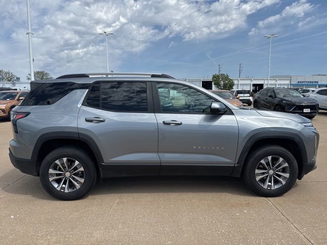 Used 2025 Chevrolet Equinox LT w/ Convenience Package II FWD image 2
